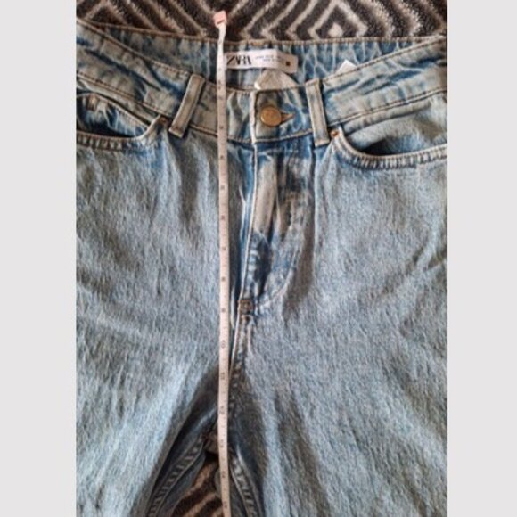ZARA Women's High Waist Mom Fit Jeans, Size US 2 (EUR 34), Light Wash Denim - Picture 3 of 9